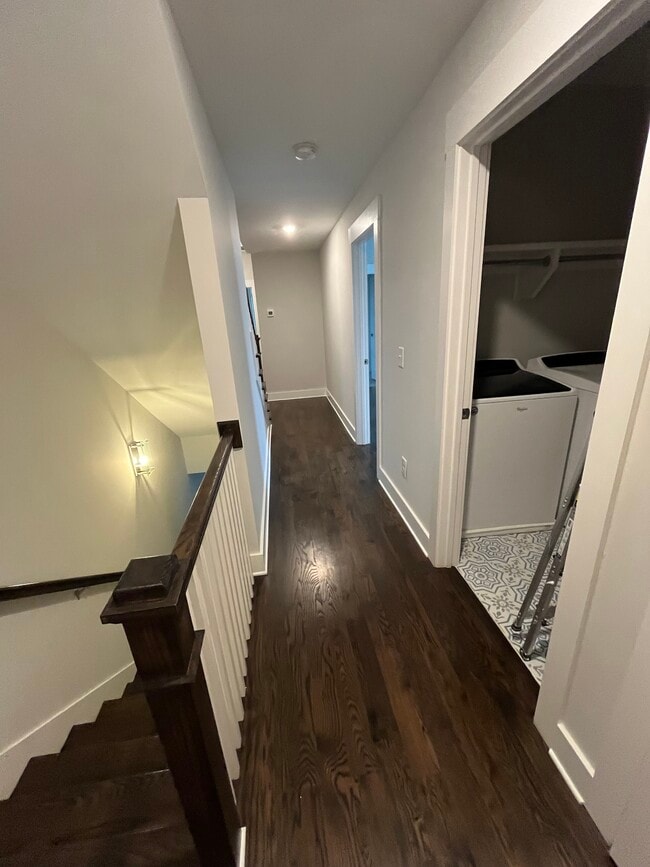 Building Photo - 413 35th Ave N