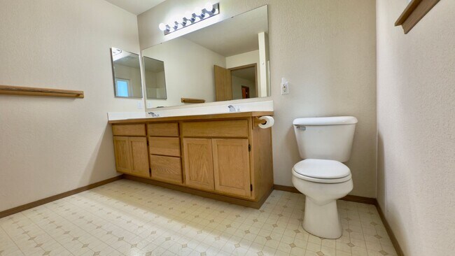 Building Photo - Tumwater 3 Bedroom plus Loft in Desirable ...