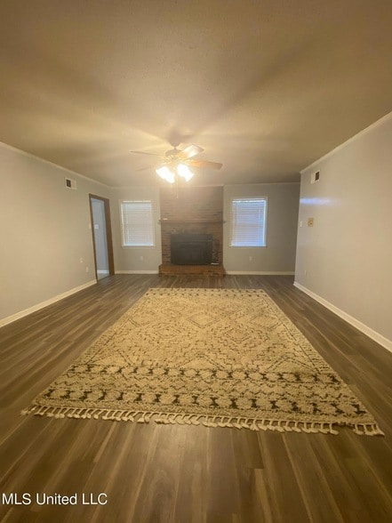 Building Photo - 144 Vaughn Ln