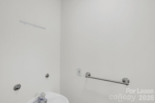 Building Photo - 408 Wilby Dr
