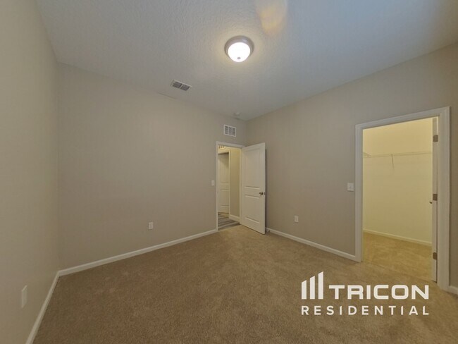 Building Photo - 15611 Merlin Ave