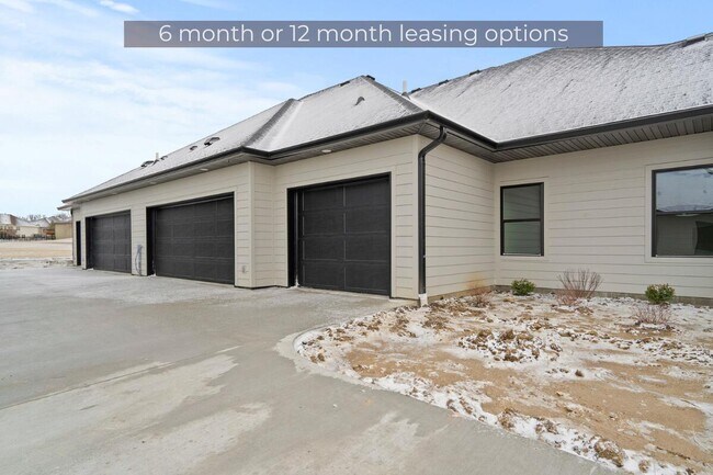 Building Photo - 6327 Murano Way
