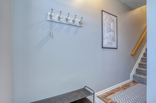 Building Photo - Fairfield Townhome