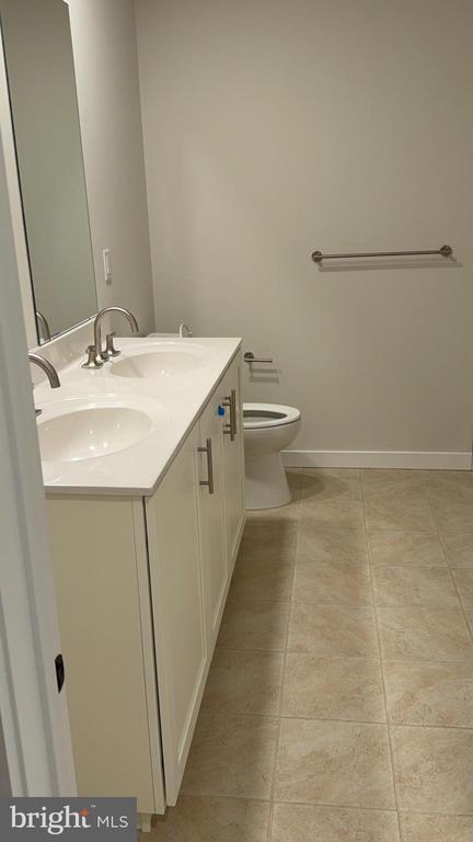 Building Photo - 42 Grayson Ln