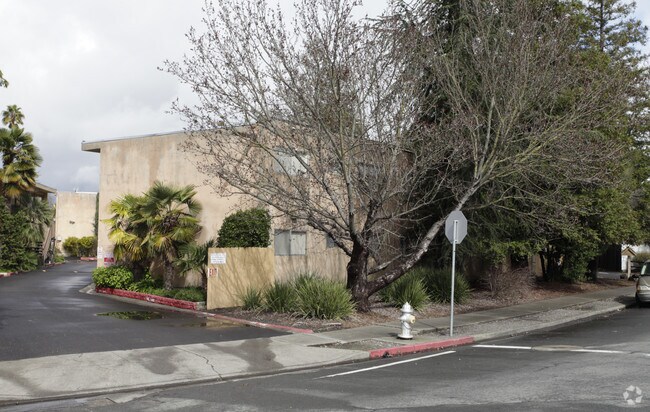 Building Photo - Westview Apartments