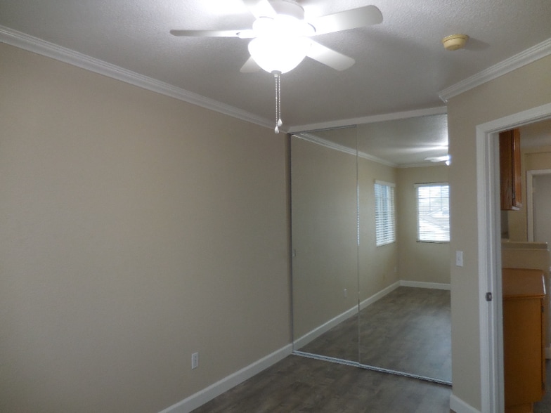 Building Photo - 1048 Freshwater Ct