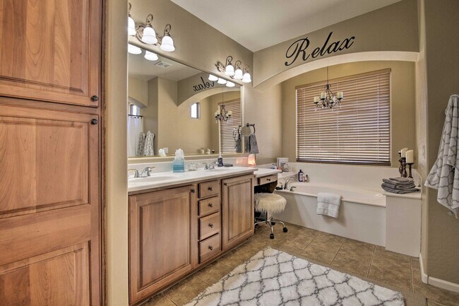 Building Photo - 3759 E Fruitvale Ave