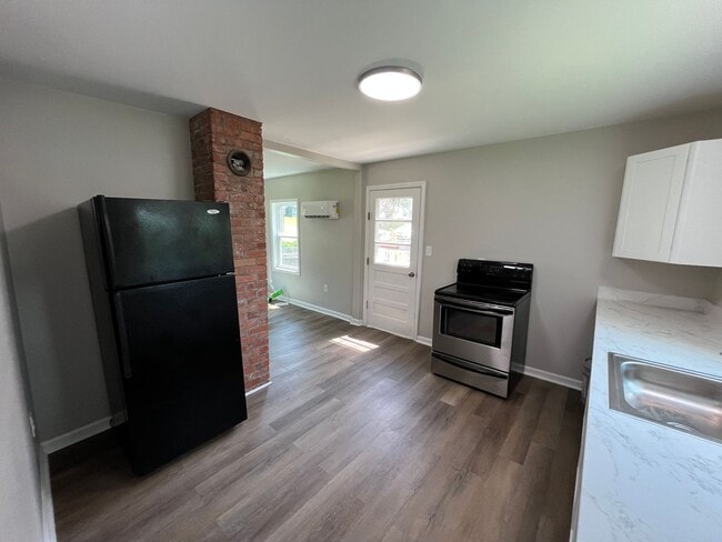 Building Photo - 2 Bedroom Home in Harrodsburg!