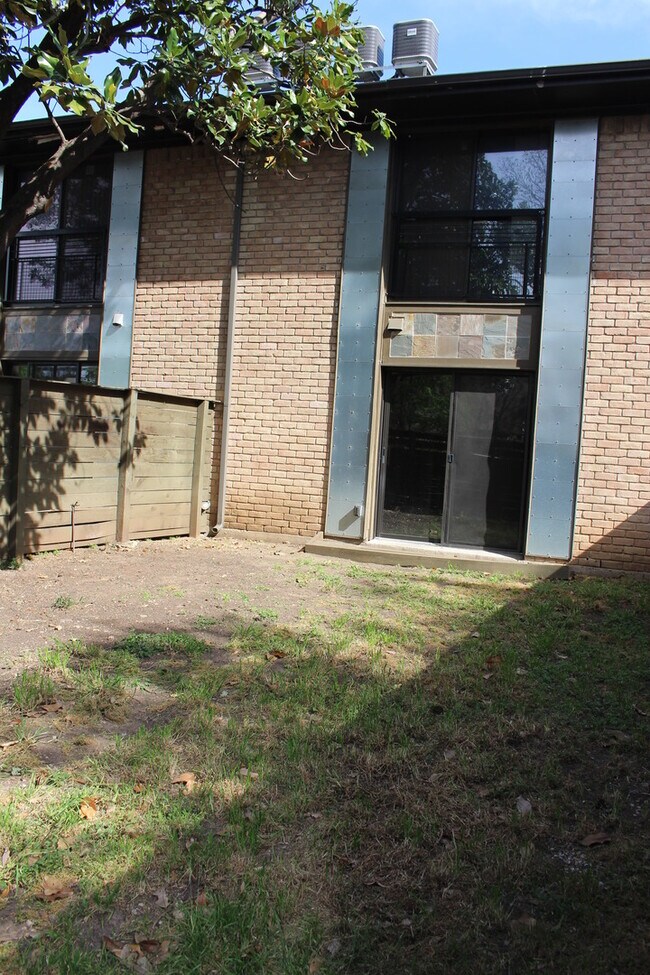 Building Photo - 108-W Eden at Avondale