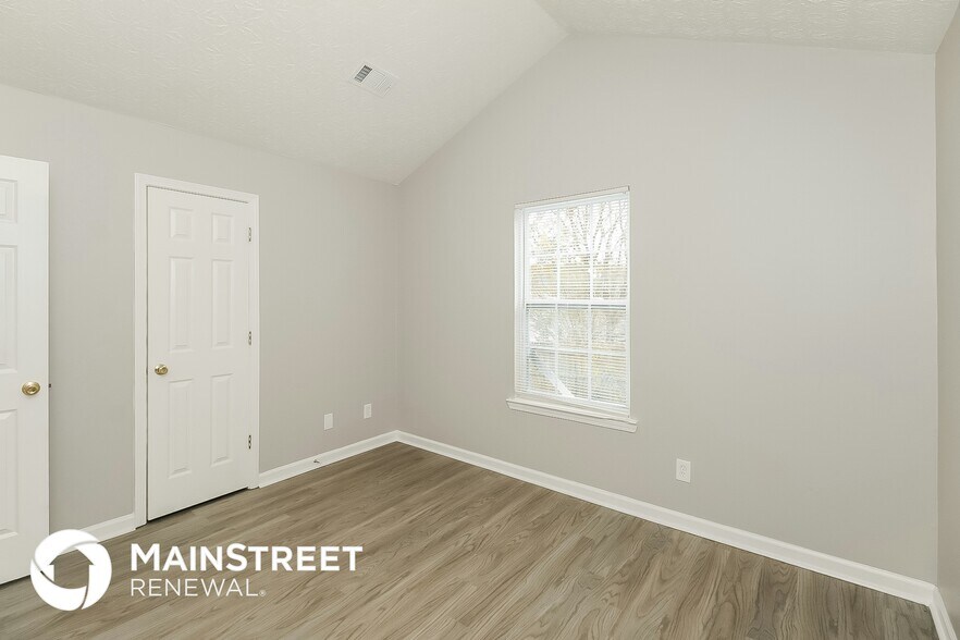 Building Photo - 358 Autumn Lake Dr