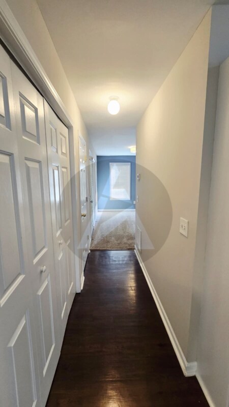 Building Photo - 2624 McGuire Dr