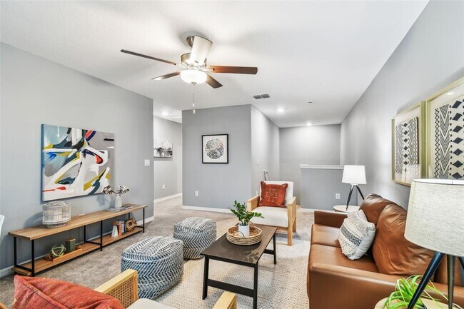 Building Photo - 8887 Little Bluestem Dr