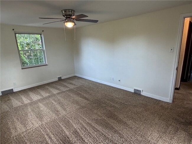 Building Photo - 218 Jackson Cir