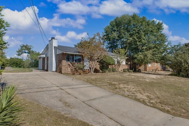 Primary Photo - 2709 Lumpkin Rd