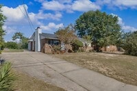 Building Photo - 2709 Lumpkin Rd