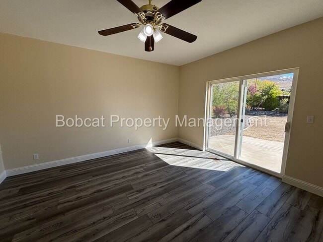 Building Photo - 2963 Hot Springs Dr