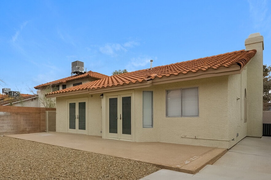 Building Photo - 129 Primero Way