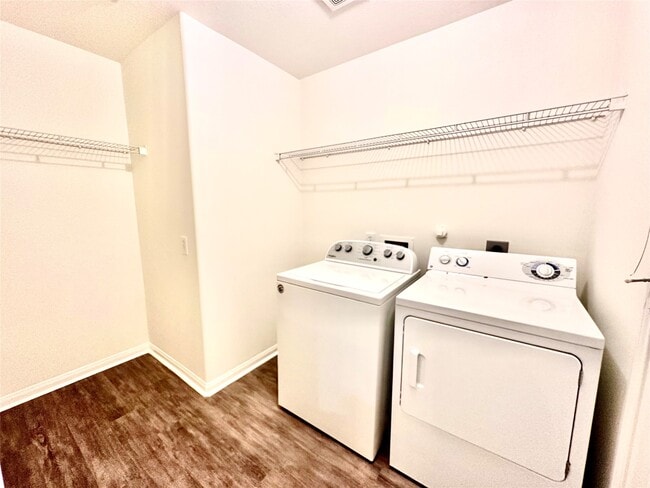 Building Photo - 25311 Clover Ranch Dr