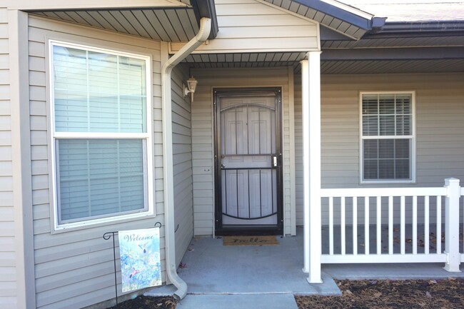 Building Photo - 3-Bedroom  Remodeled Home in Meridian