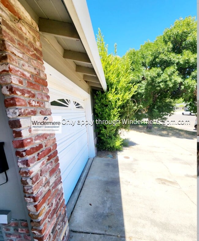 Primary Photo - 6615-6615 Gold Run Ave