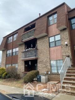 Building Photo - 224 Sierra Ct