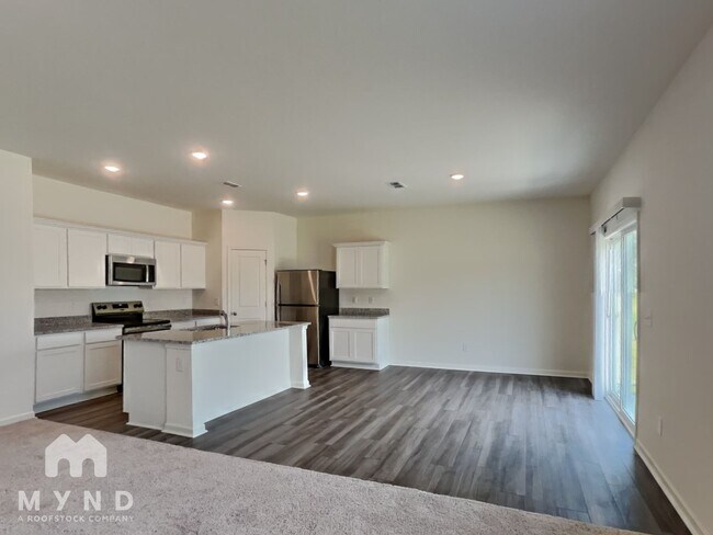 Building Photo - 1128 Centerview Dr