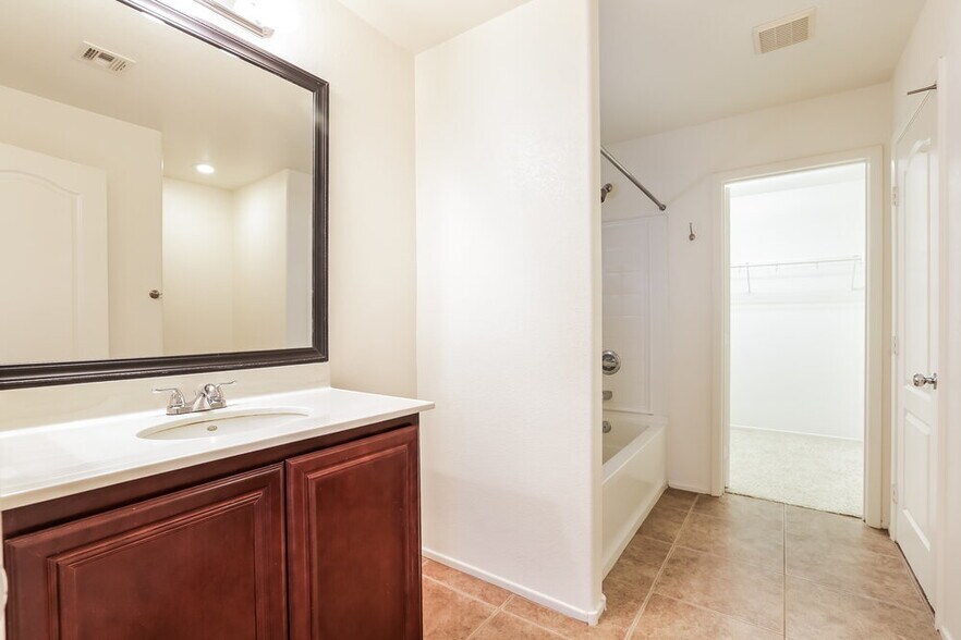 Building Photo - 710 Loughton St