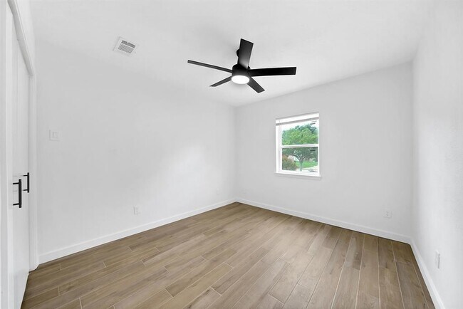 Building Photo - 23939 Griffin House Ln