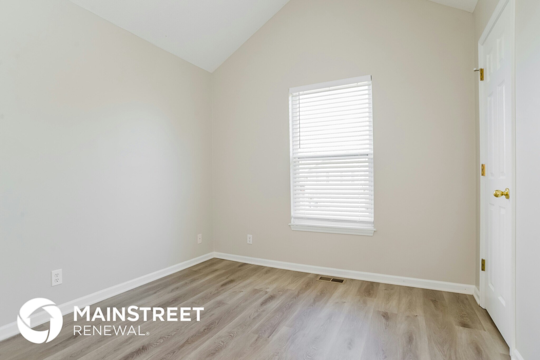 Building Photo - 1001 E Madelyn Dr