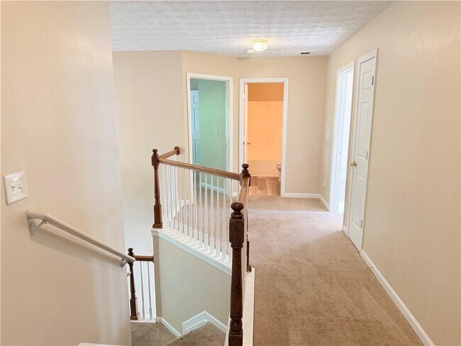 Building Photo - 1210 Skylar Ridge Cir