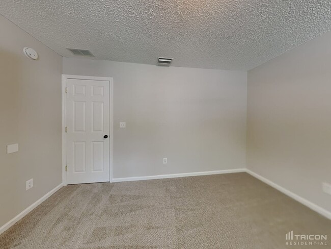 Building Photo - 4500 Loveland Pass Dr E