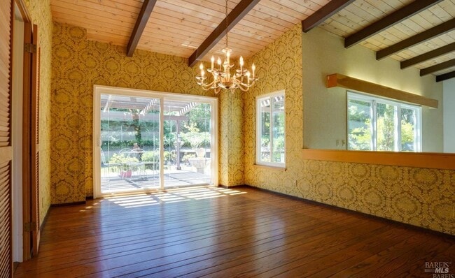Building Photo - 3 Oak Grove Way