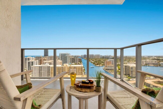 Building Photo - 4010 S Ocean Dr