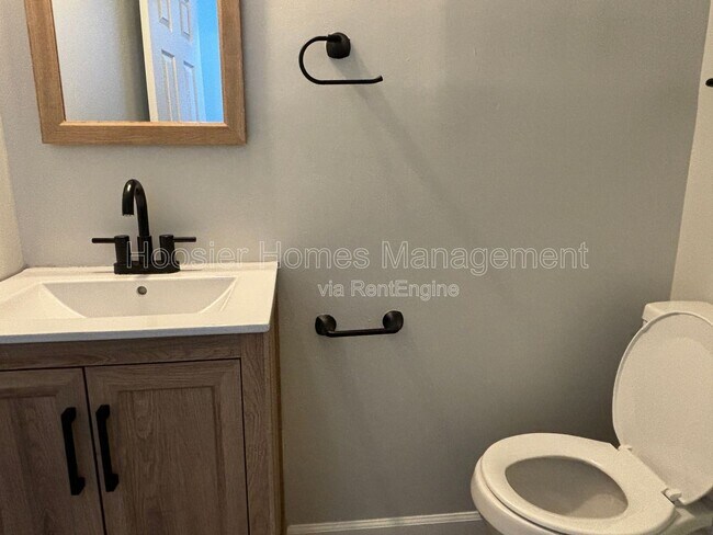 Building Photo - 1338 Barth Ave