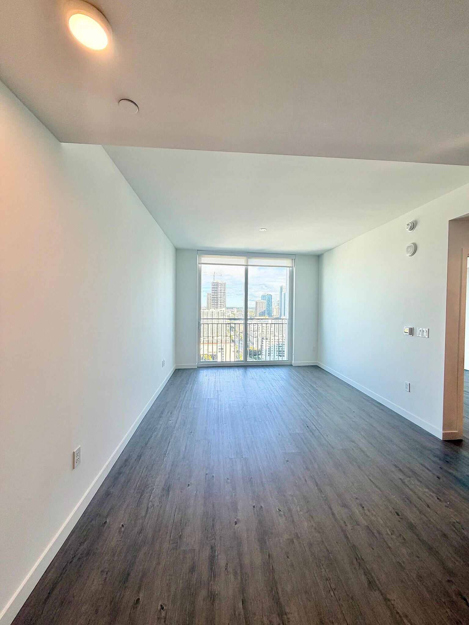 Building Photo - 2000 N Bayshore Dr