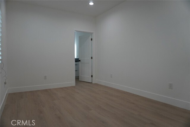 Building Photo - 148 S Lark Ellen Ave