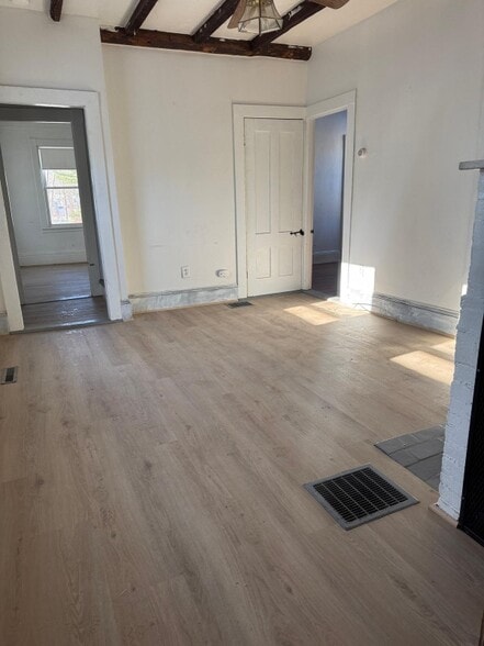 Building Photo - 967 Bedford St