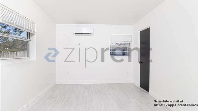 Building Photo - 1105 E South St