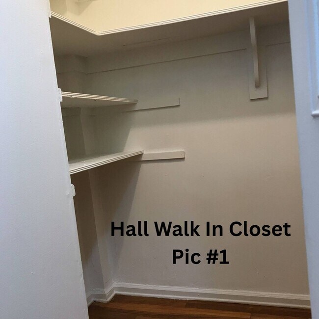 Building Photo - 1199 E 53rd St