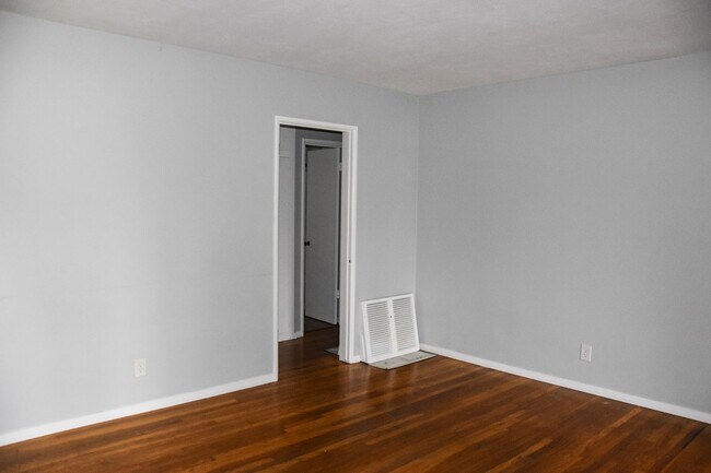 Building Photo - Steps to Chapman College