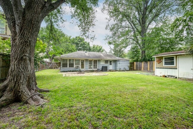 Building Photo - 4626 Evergreen St