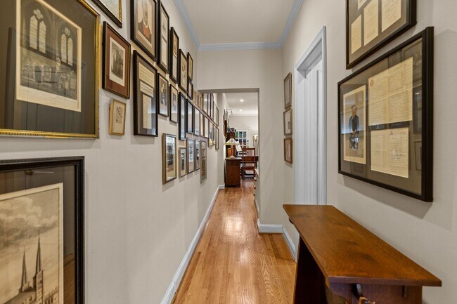 Building Photo - Foggy Bottom Home | 3 Bed | 2.5 Bath | 2,050 Sf | Large Private Patio