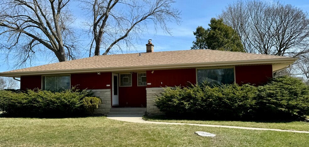 Primary Photo - 2670 N 116th St