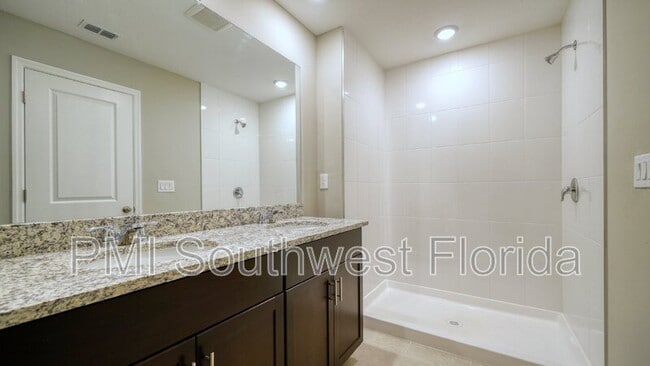 Building Photo - 5816 Ocean Isle Dr