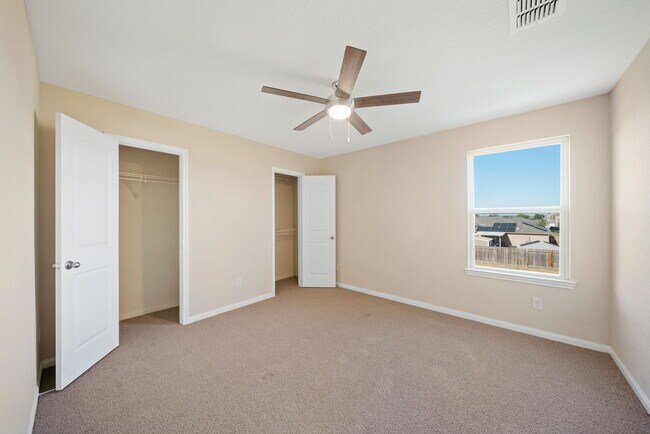 Building Photo - 12241 Cashton