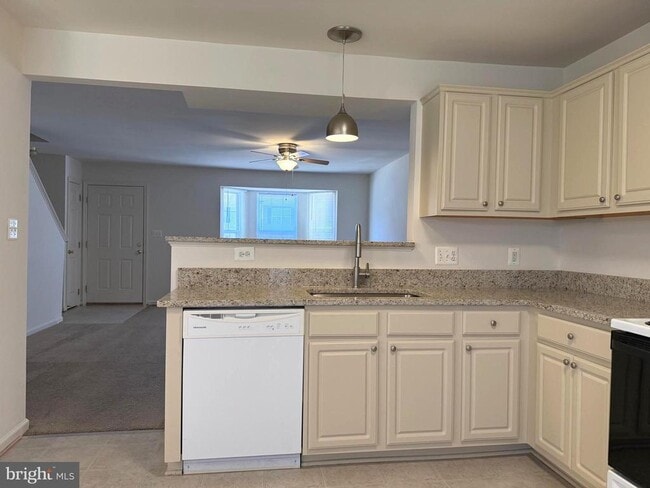 Building Photo - 107 Merrill Ct