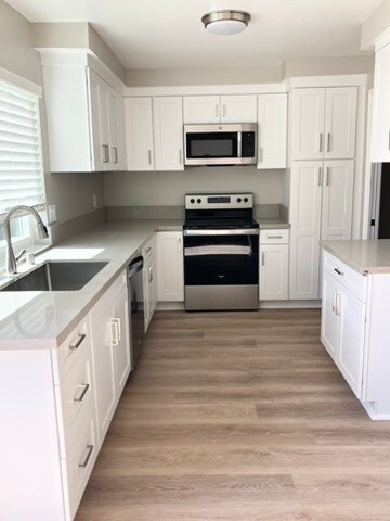 Updated kitchen - 11266 Fripps Way