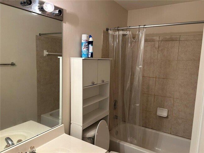 Building Photo - 2063 Hailston Dr NW