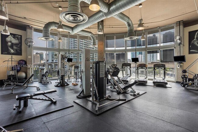 Building Photo - 690 SW 1st Ct