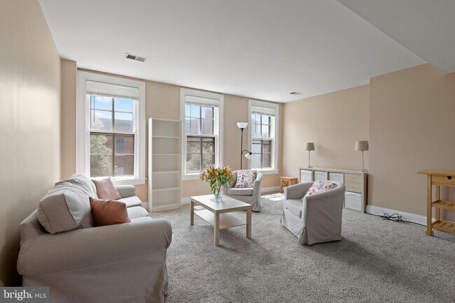 Building Photo - 1435 Bolton St